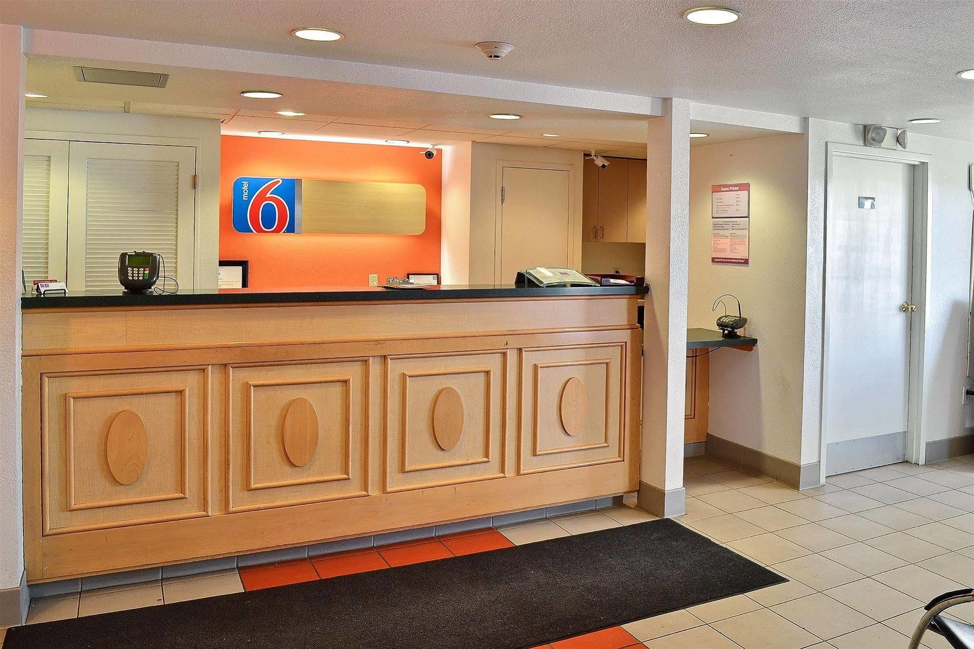 Motel 6-Billings, Mt - North エクステリア 写真
